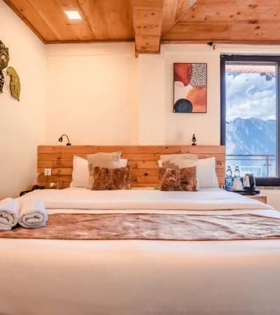 Premium View Room with Breakfast - Image 1
