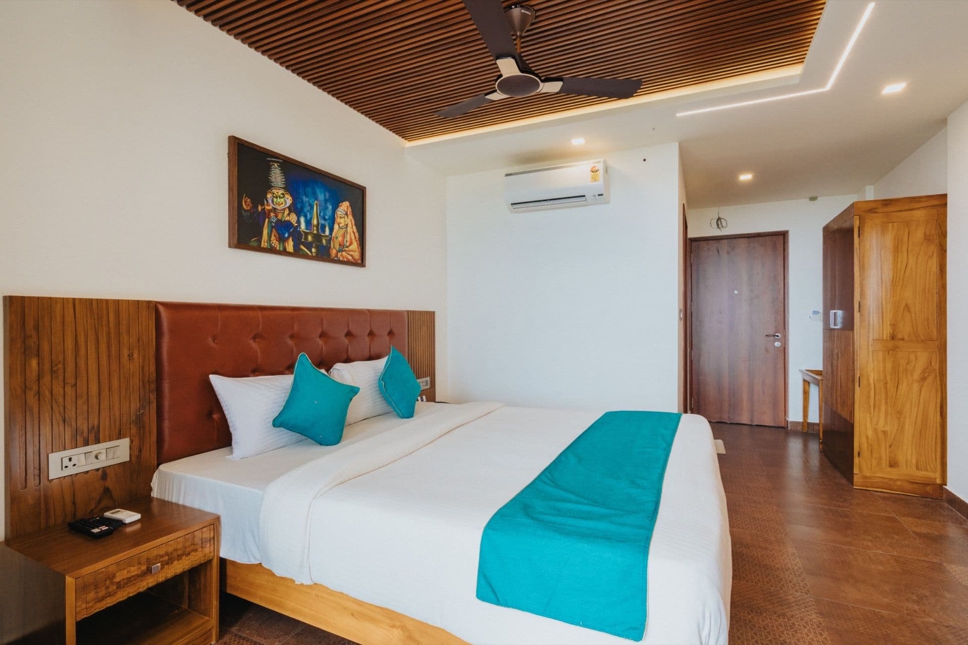 Deluxe Room With Breakfast - Image 1