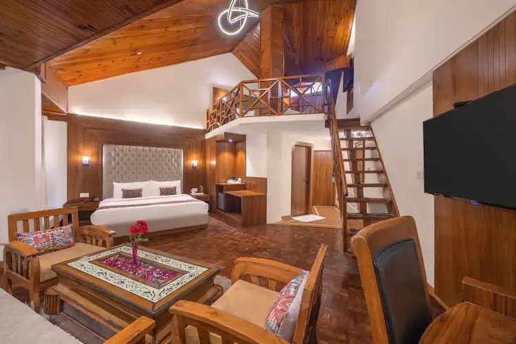 Snow Valley Spl Duplex Room with Breakfast - Image 1
