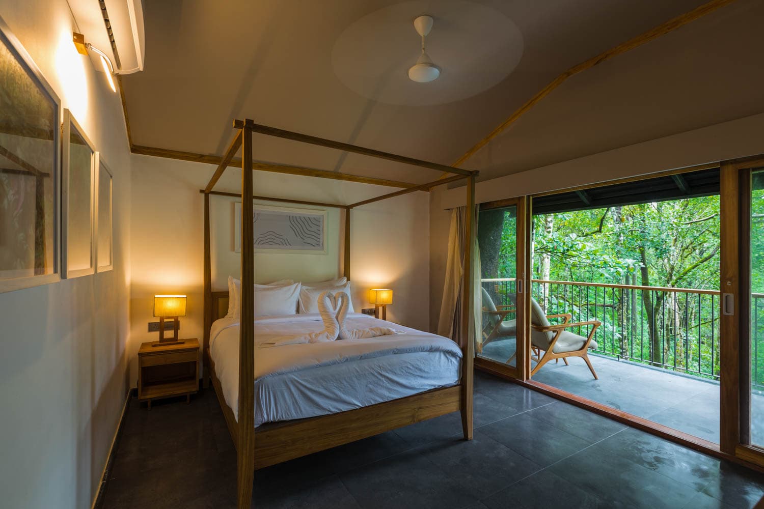 Suite Room with Breakfast and Lunch - Image 1