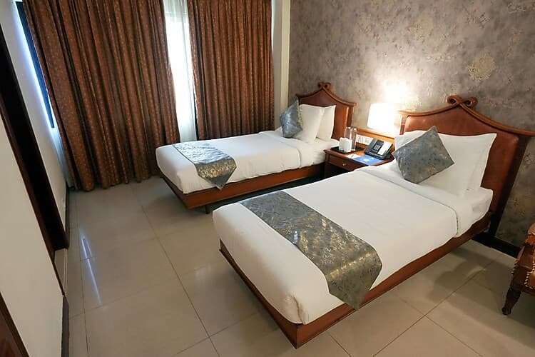 Executive Club Room with Breakfast - Image 1