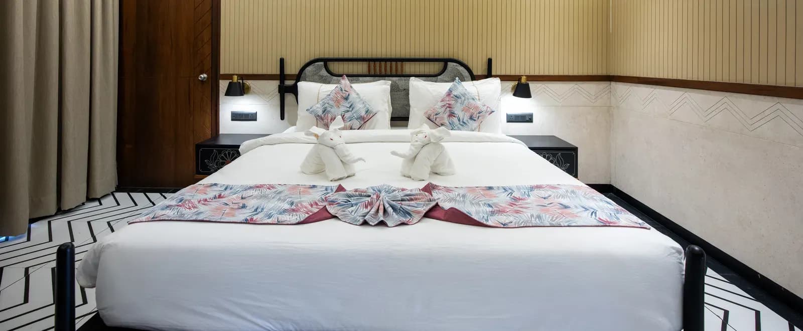 Suite Quad Room with Breakfast - Image 1