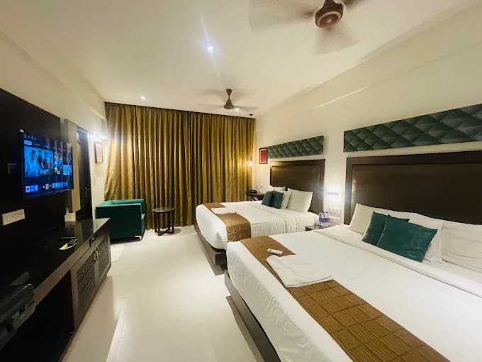 Family Suite Room with Breakfast - Image 1