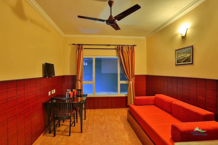 Valley View Suite Room with Breakfast - Image 1