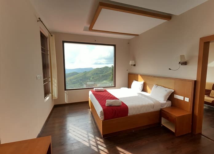 Suite Room with Breakfast - Image 1