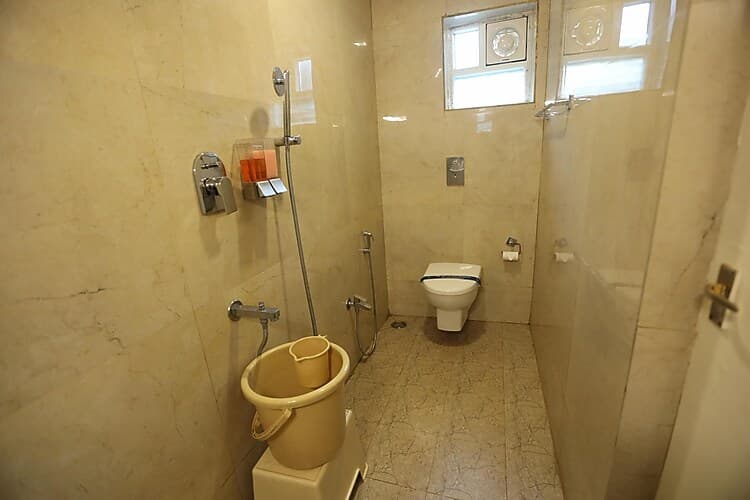 Deluxe Triangle Non View -Room With Breakfast - Image 1