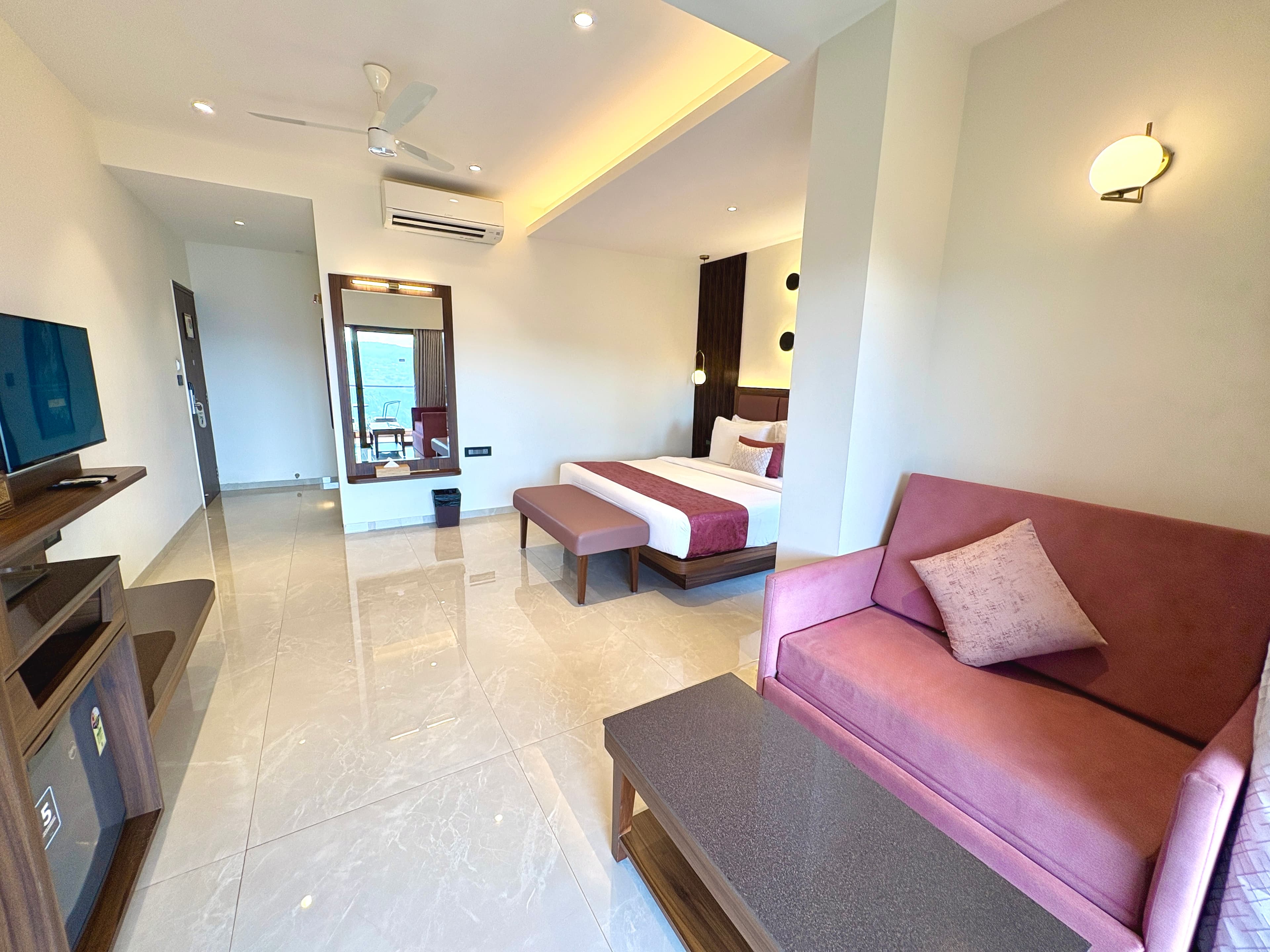 Orchid Executive — 2nd Floor Room with Breakfast - Image 1