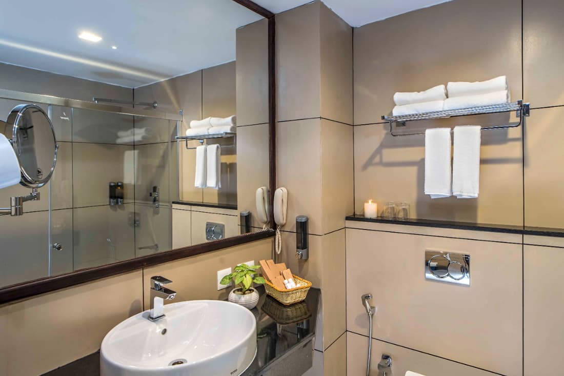 Avenue Gardenia Room with Breakfast - Image 1