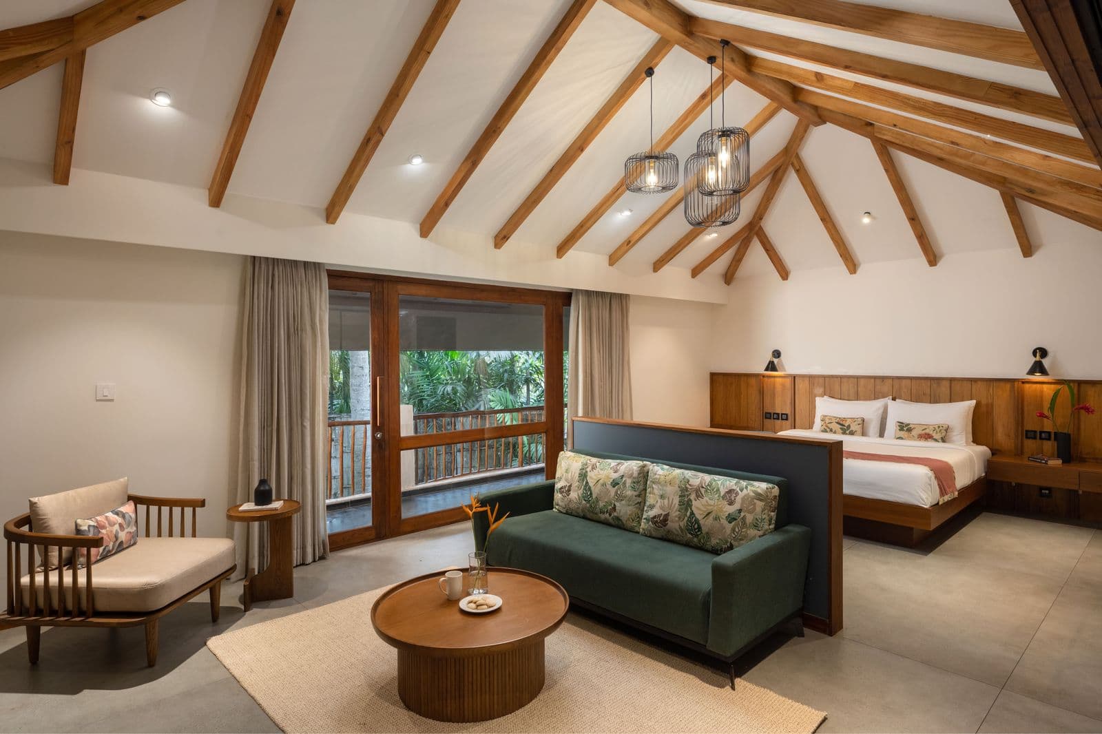 Tropical Suite Room with Breakfast - Image 1