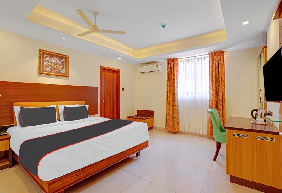 Deluxe Room with Breakfast - Image 1