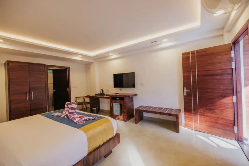 Premium Pool Block Room with Breakfast - Image 1