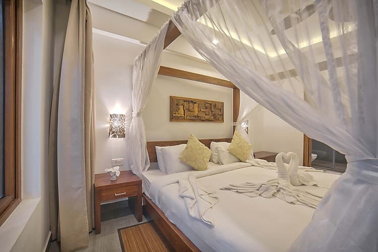 Deluxe Suite Room with Breakfast - Image 1