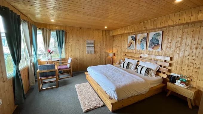 Deluxe Cottage with Breakfast - Image 1