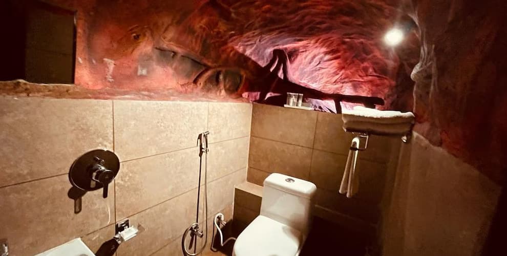 Premium Cave Room with Breakfast - Image 1