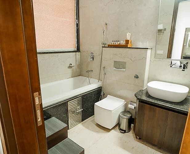 Executive Suite Room with Breakfast - Image 1