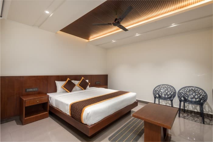 Deluxe Room - Image 1