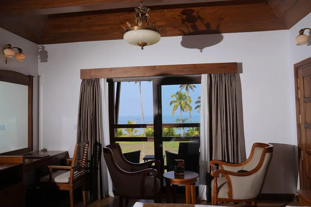 Lake View Room with Breakfast - Image 1