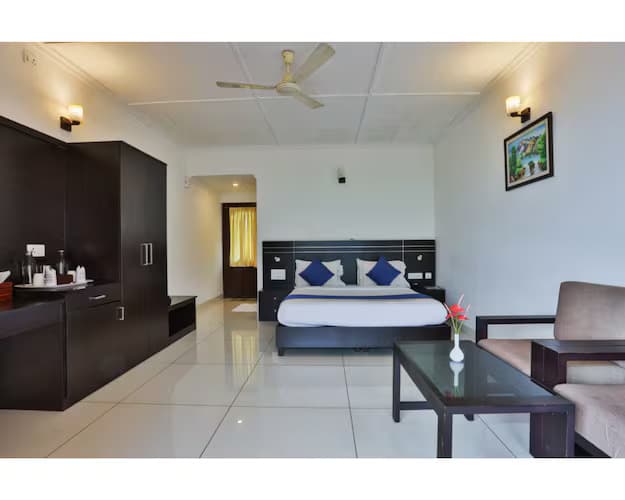 Deluxe Room - Image 1