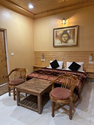 Family Room - Image 1