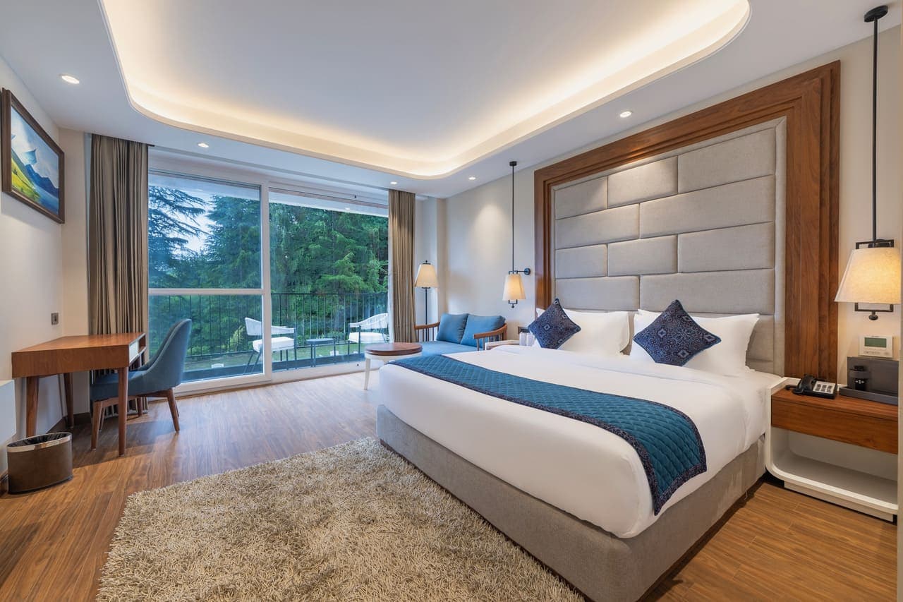 Premium Room with Breakfast - Image 1