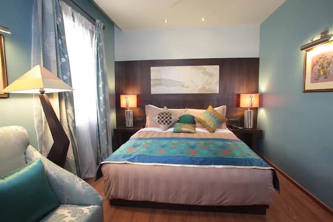 Deluxe Room - Image 1