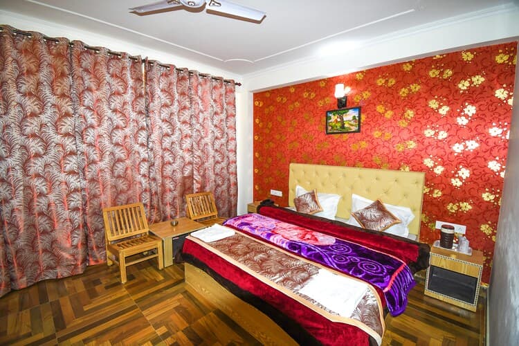 Deluxe Room - Image 1