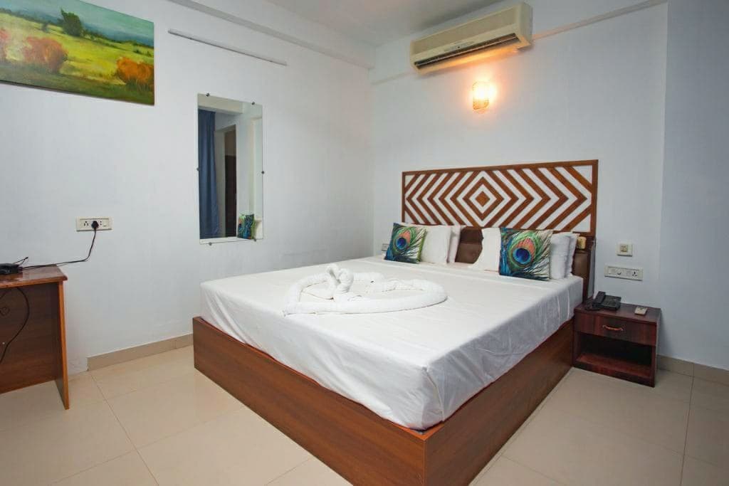 Executive Partial Sea View Room with Breakfast - Image 1
