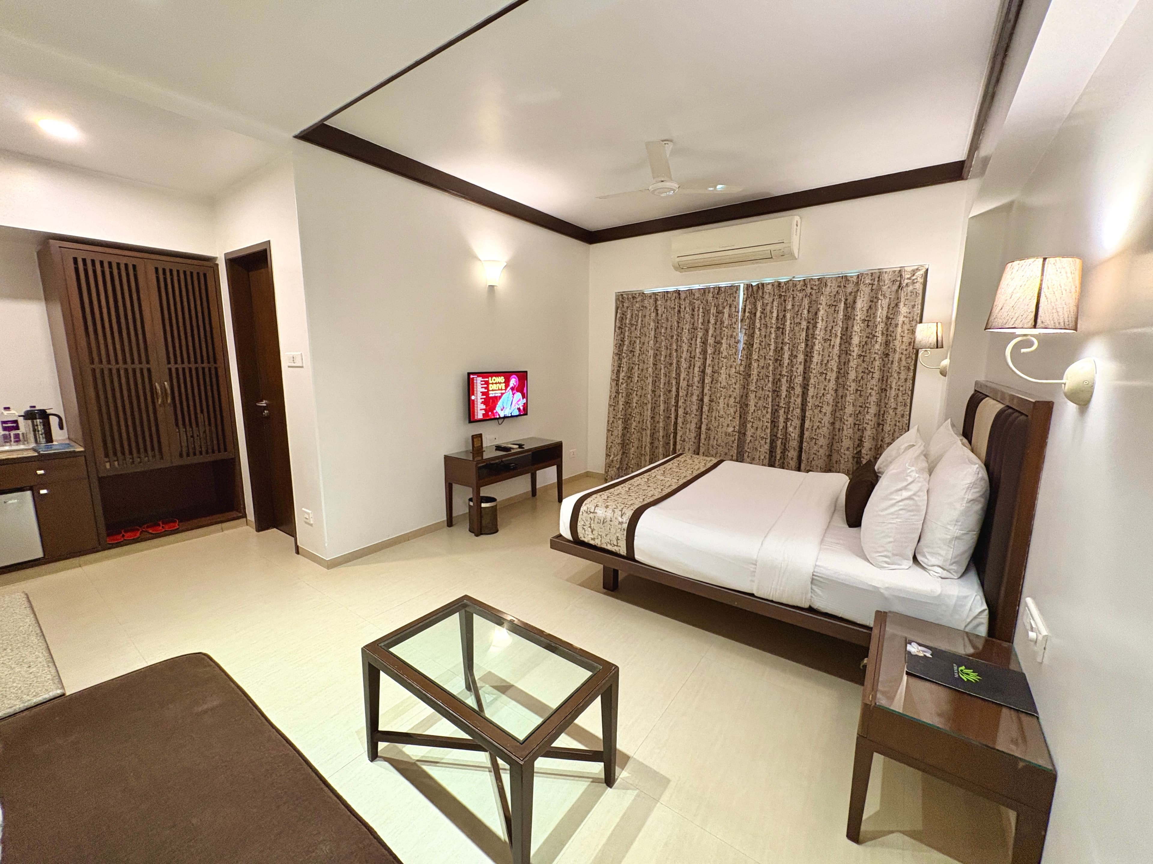 Valley Deluxe Room with Breakfast - Image 1