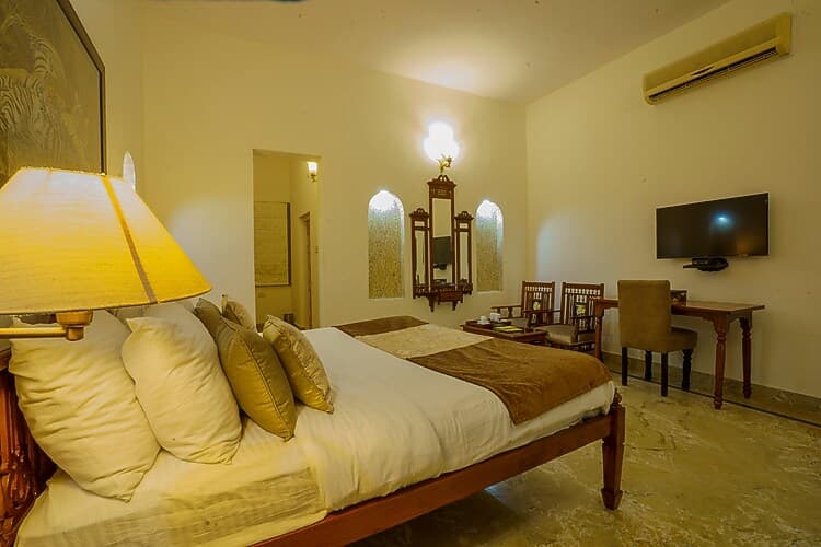 Superior Room with Breakfast - Image 1