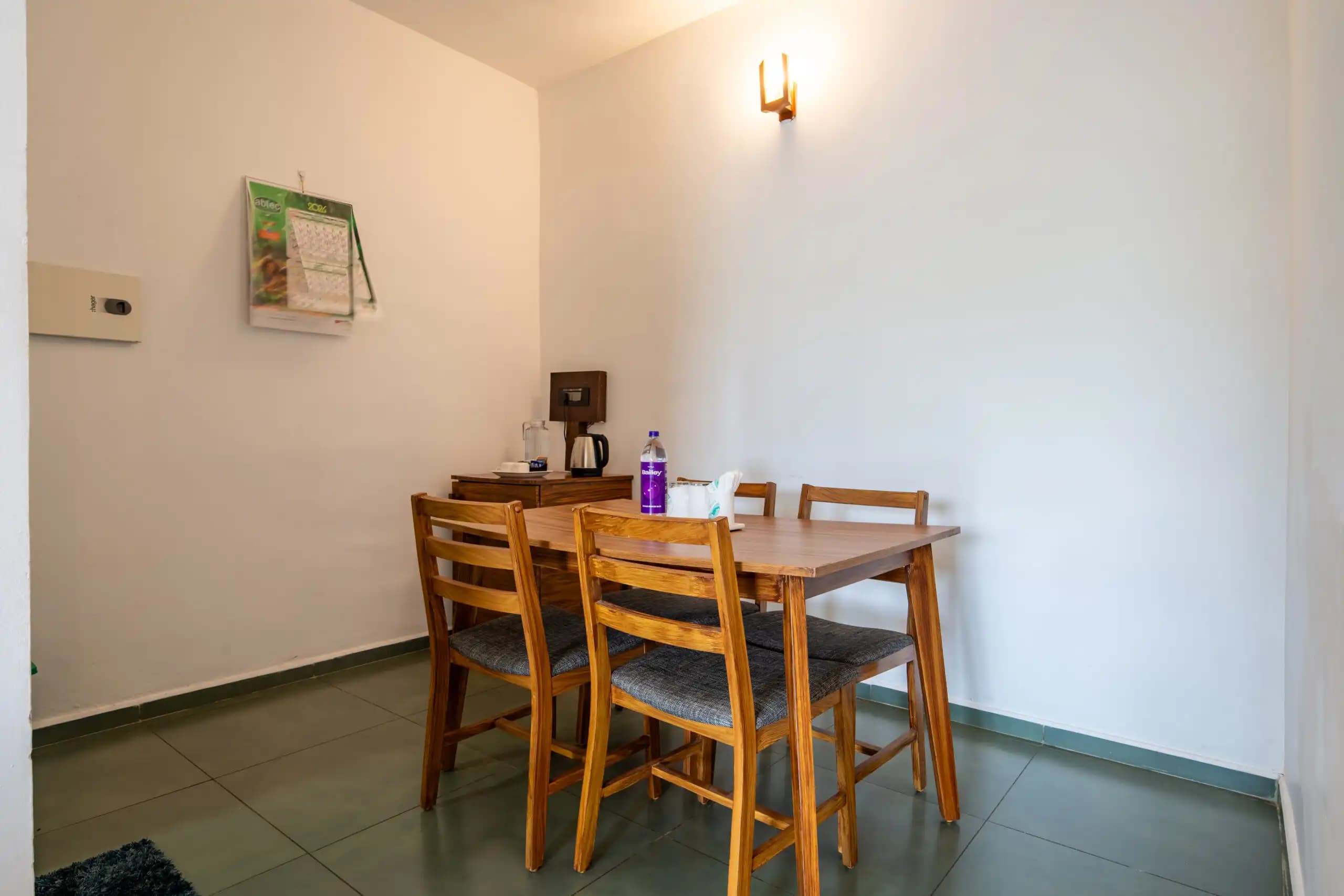 Standard Room with Breakfast - Image 1