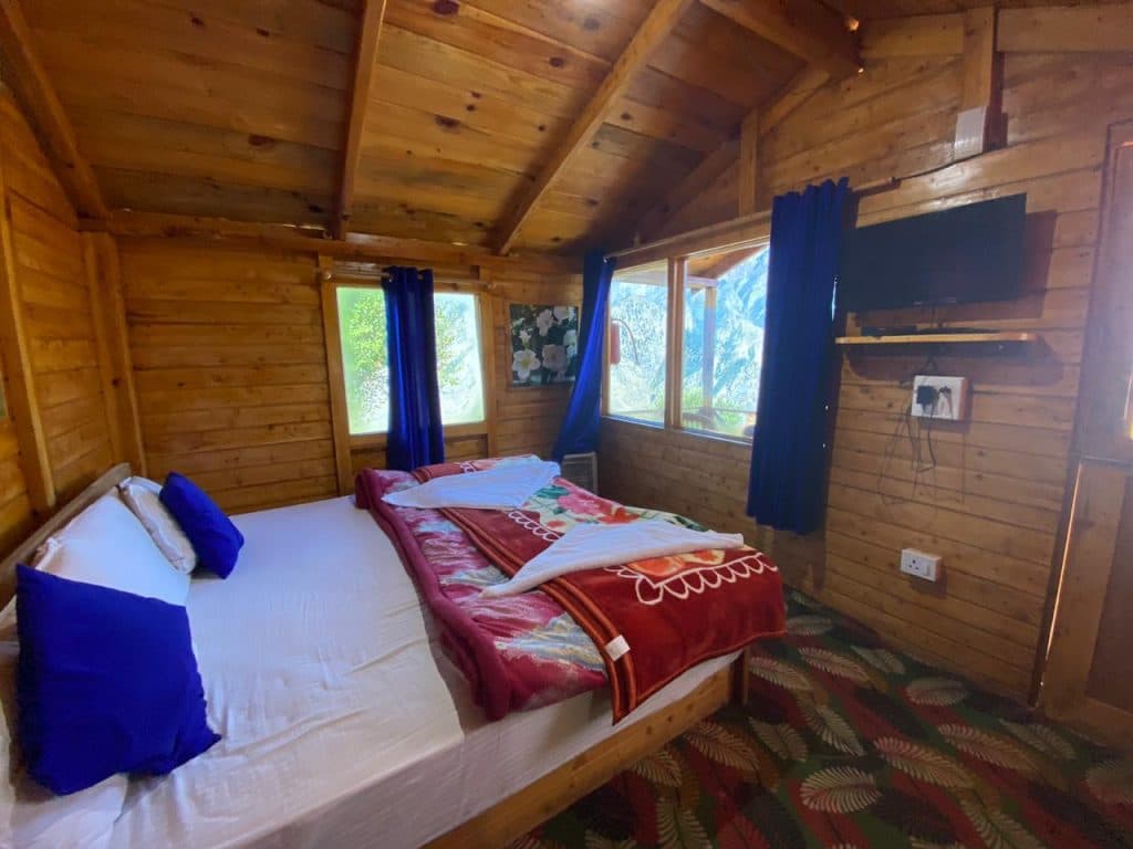 Super Deluxe Room with Breakfast and Dinner - Image 1
