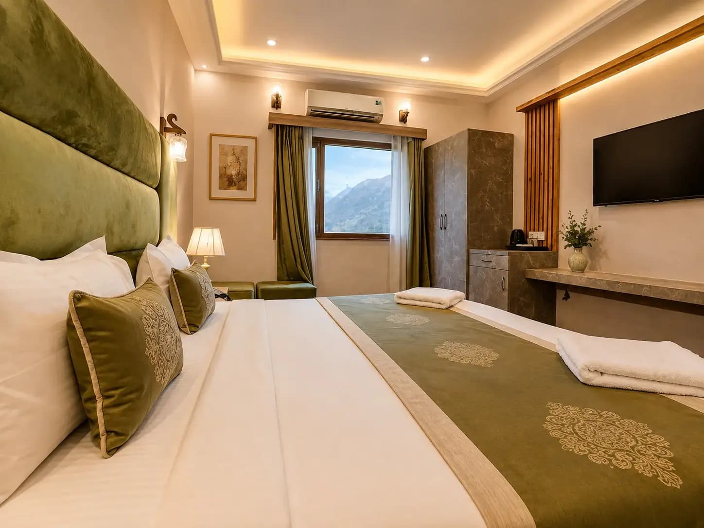 Studio Pool View Room with Breakfast - Image 1