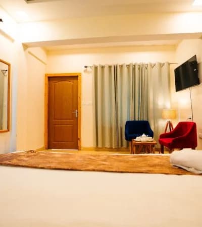 Premium Room with Breakfast - Image 1