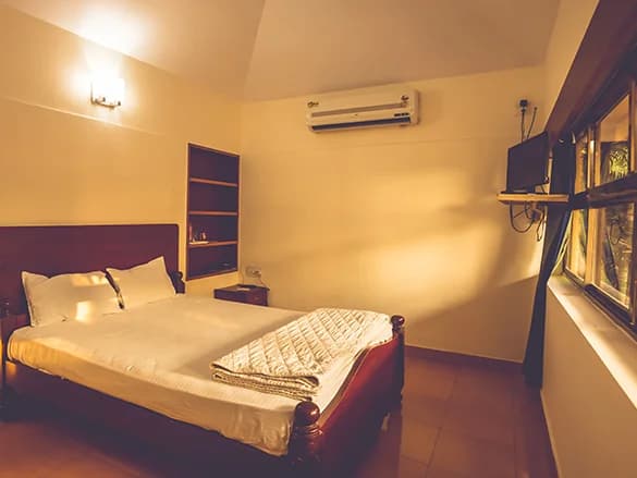 Premium Room with Breakfast - Image 1