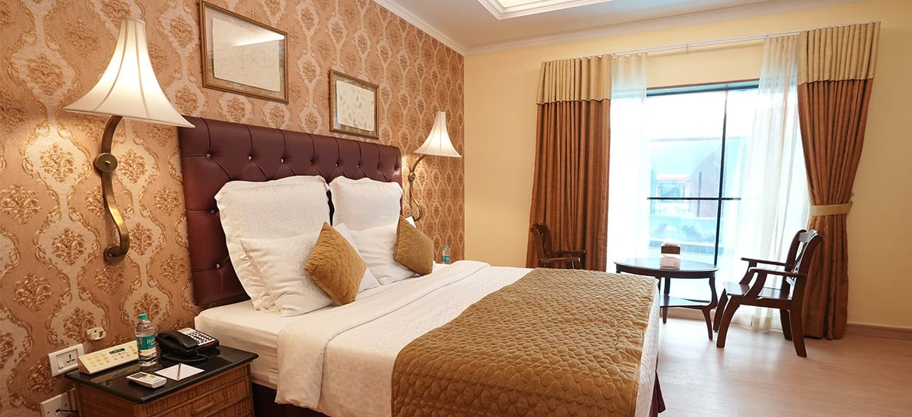 Grand Deluxe Room (Pool Access) with breakfast - Image 1