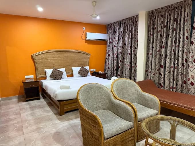 Palace Sea View Room with Breakfast - Image 1