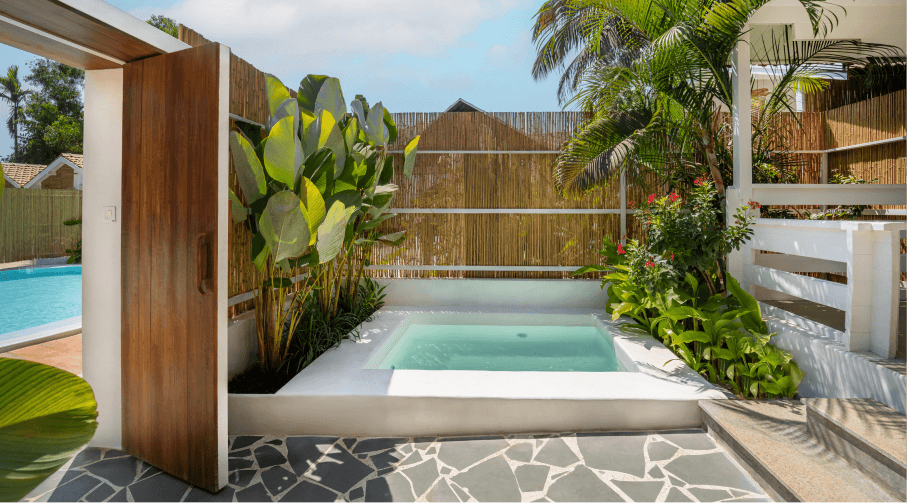 Jaunty Jacuzzi Villa - Image 1