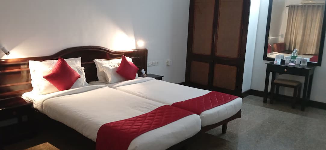 STANDARDROOM - Image 1