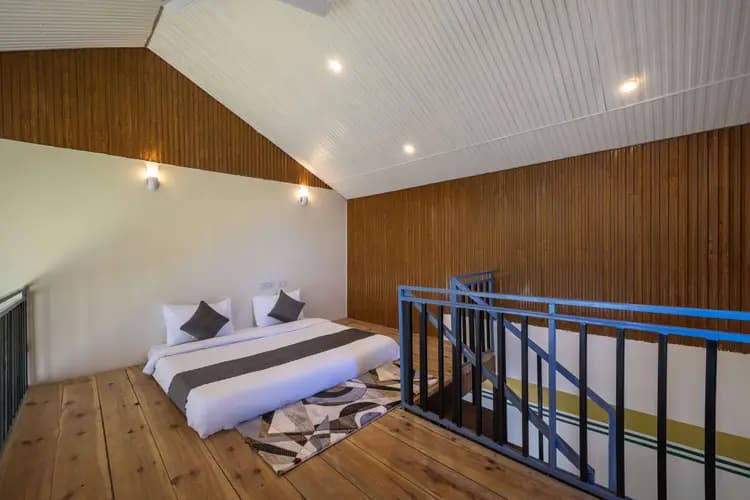 Duplex Attic Room with Balcony-MAP - Image 1