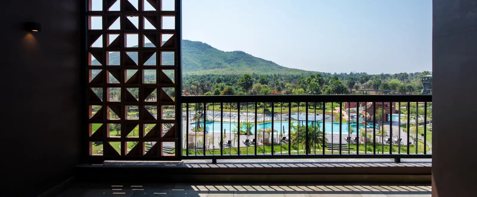 Suite Room with Breakfast - Image 1