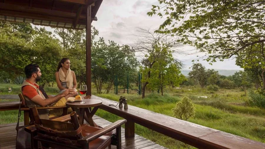 Log Hut Room with Breakfast - Image 1