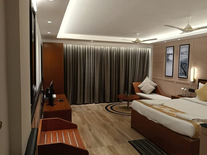 Executive Room with Breakfast - Image 1