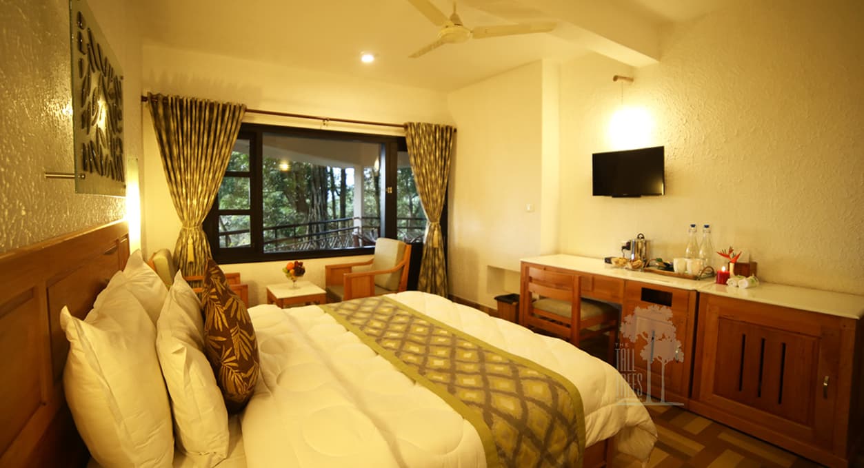 Saffron Grand Suite Room with Breakfast - Image 1