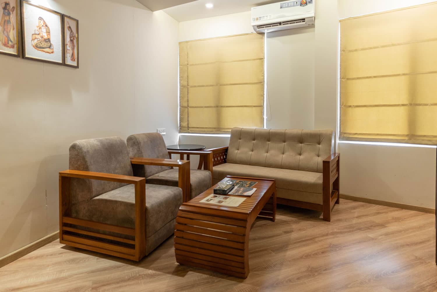 Suite Room with Breakfast - Image 1