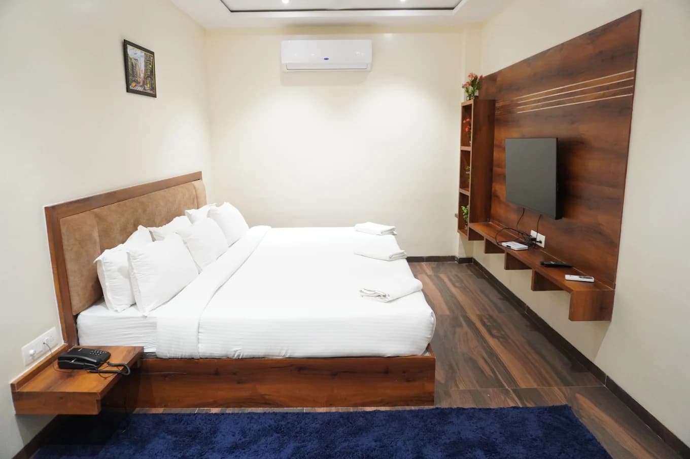 Executive Room - Image 1