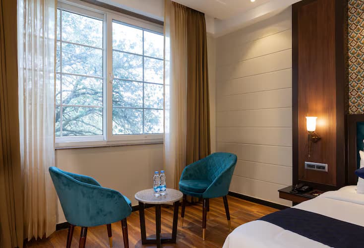 Executive room with breakfast - Image 1