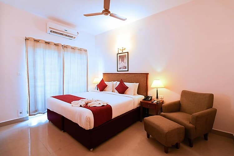 Grandeur Suite Room with Breakfast - Image 1