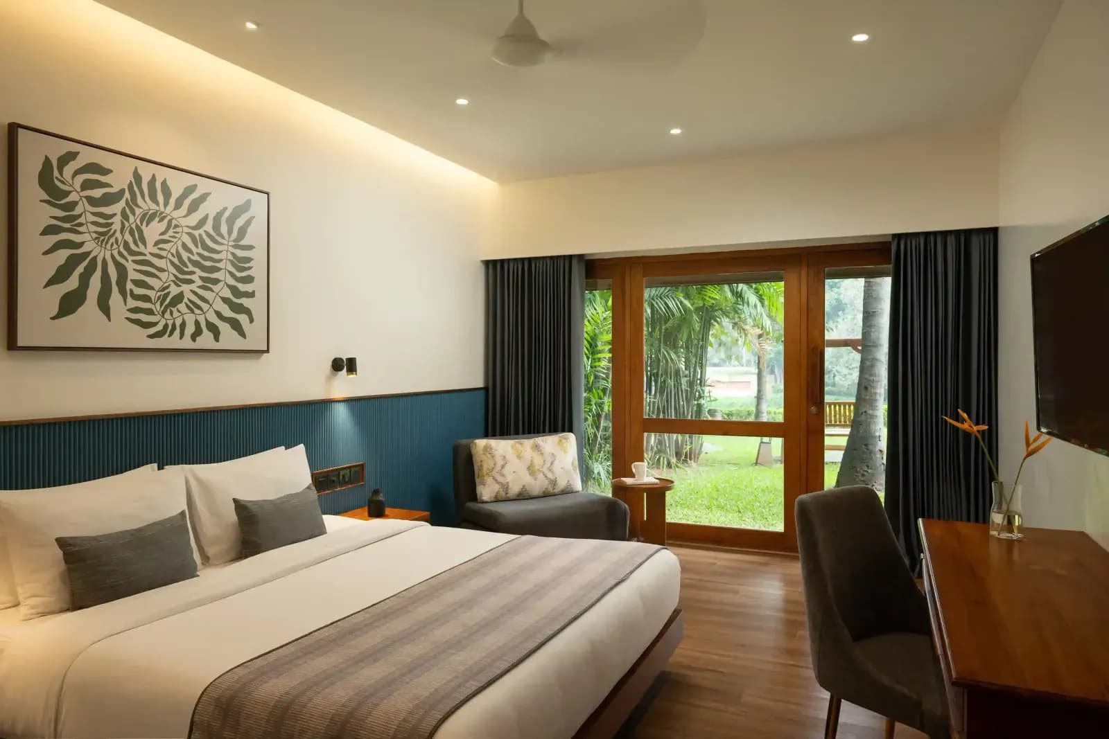 Executive Deluxe Room with Breakfast - Image 1