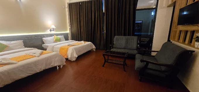 Superior Suite - Image 1