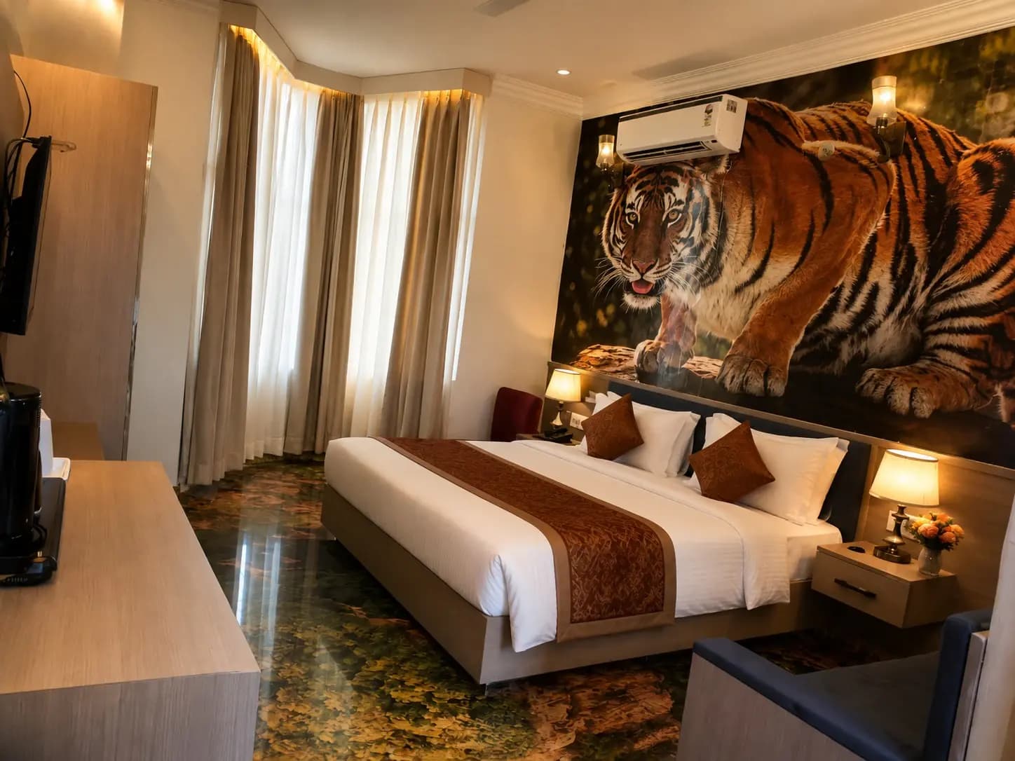 Luxury Suite Pool Access Room with Breakfast - Image 1